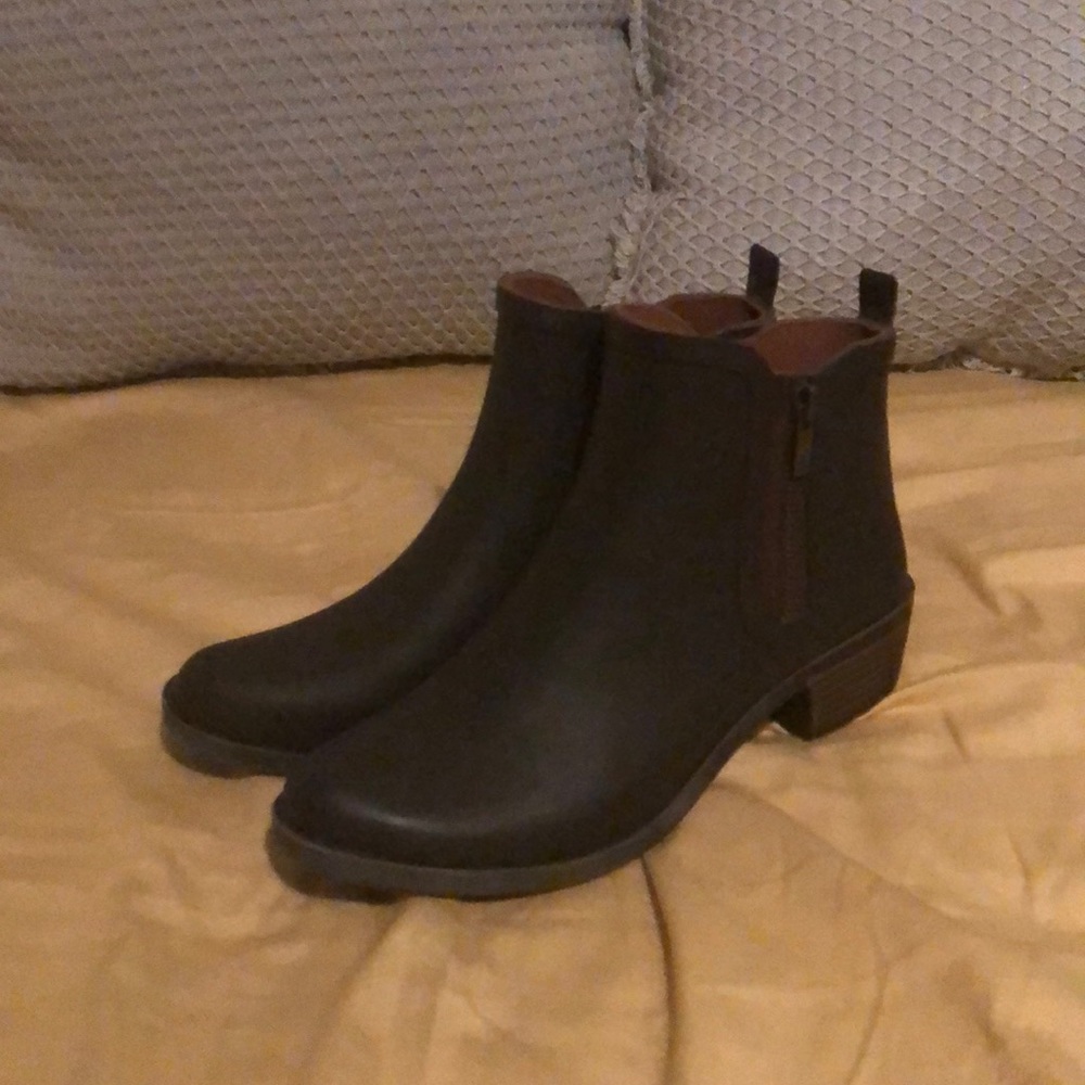 Rain boots - Picture 2 of 3